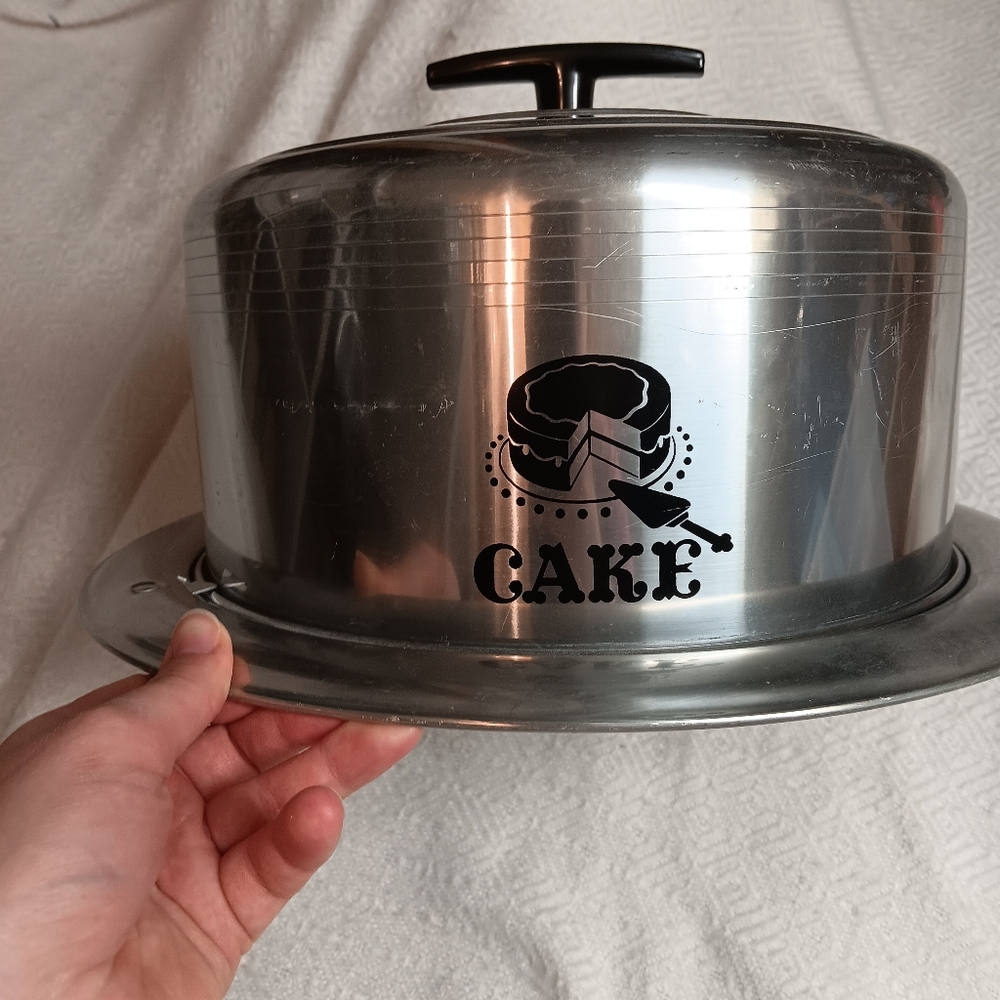West Bend Cake Carrier